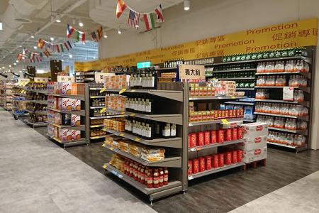 Hypermarket Shelving has attractive design