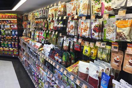 超商百貨架可與店內環境融合在一起